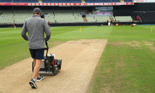 Charger l'image dans la galerie, Tondeuse à cylindres Allett Shaver 24
