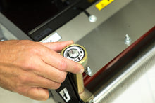 Charger l'image dans la galerie, Tondeuse à cylindres Allett Shaver 24