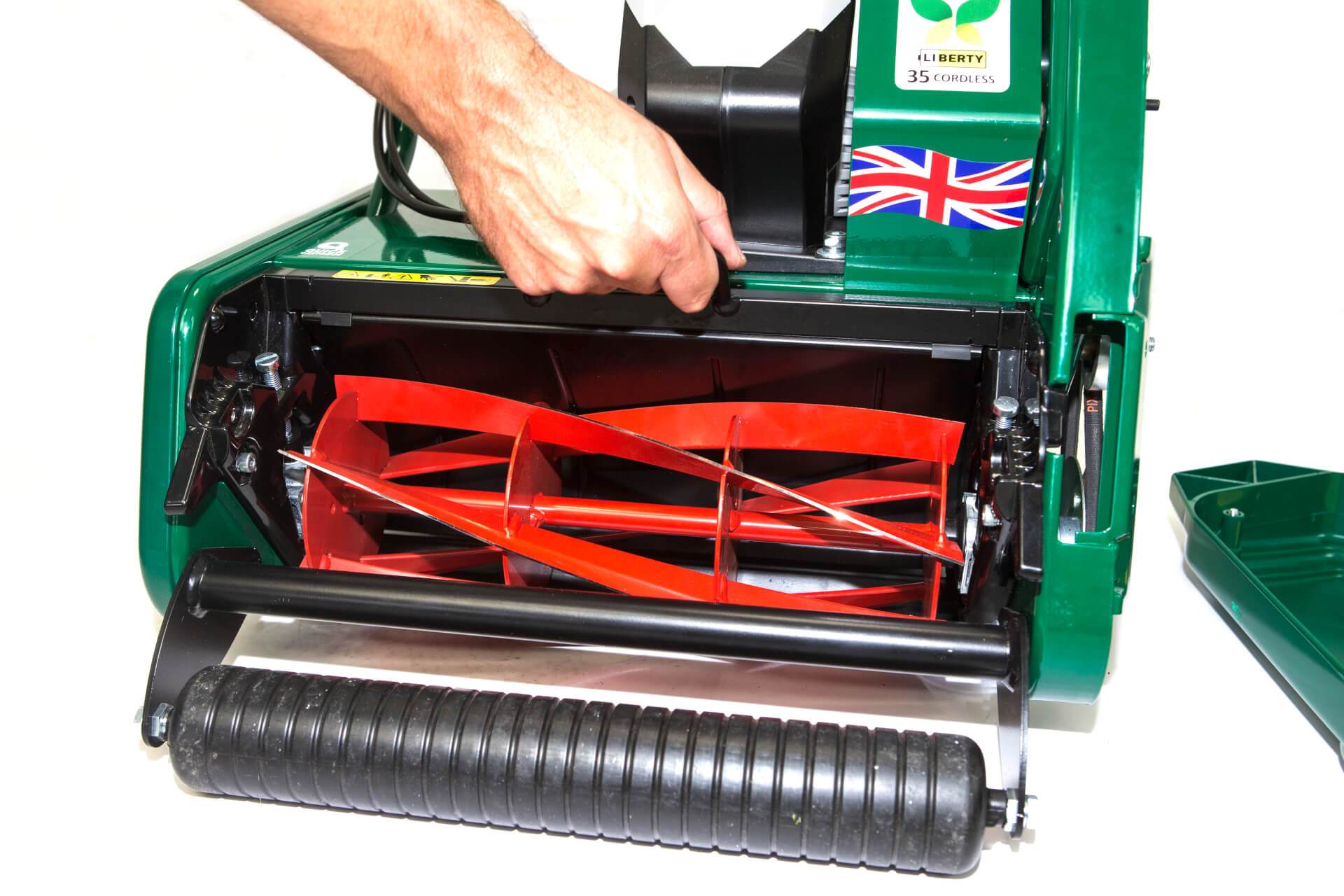 Tondeuse à cylindre à batterie Allett Liberty 35