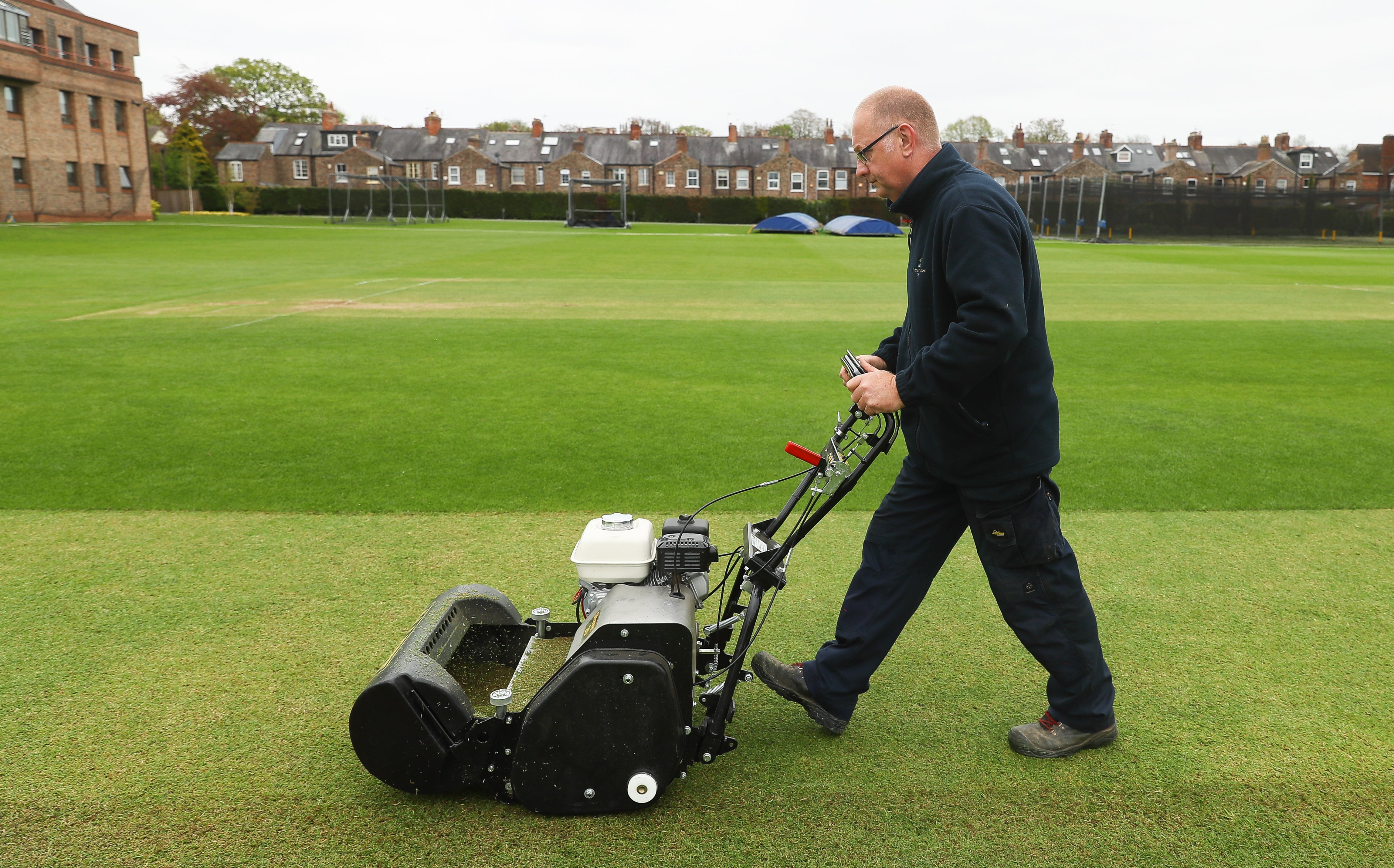Tondeuse à cylindres Allett Shaver 24 