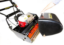 Charger l&#39;image dans la galerie, Tondeuse à cylindre Allett C27 (Moteur avec bac de ramassage)
