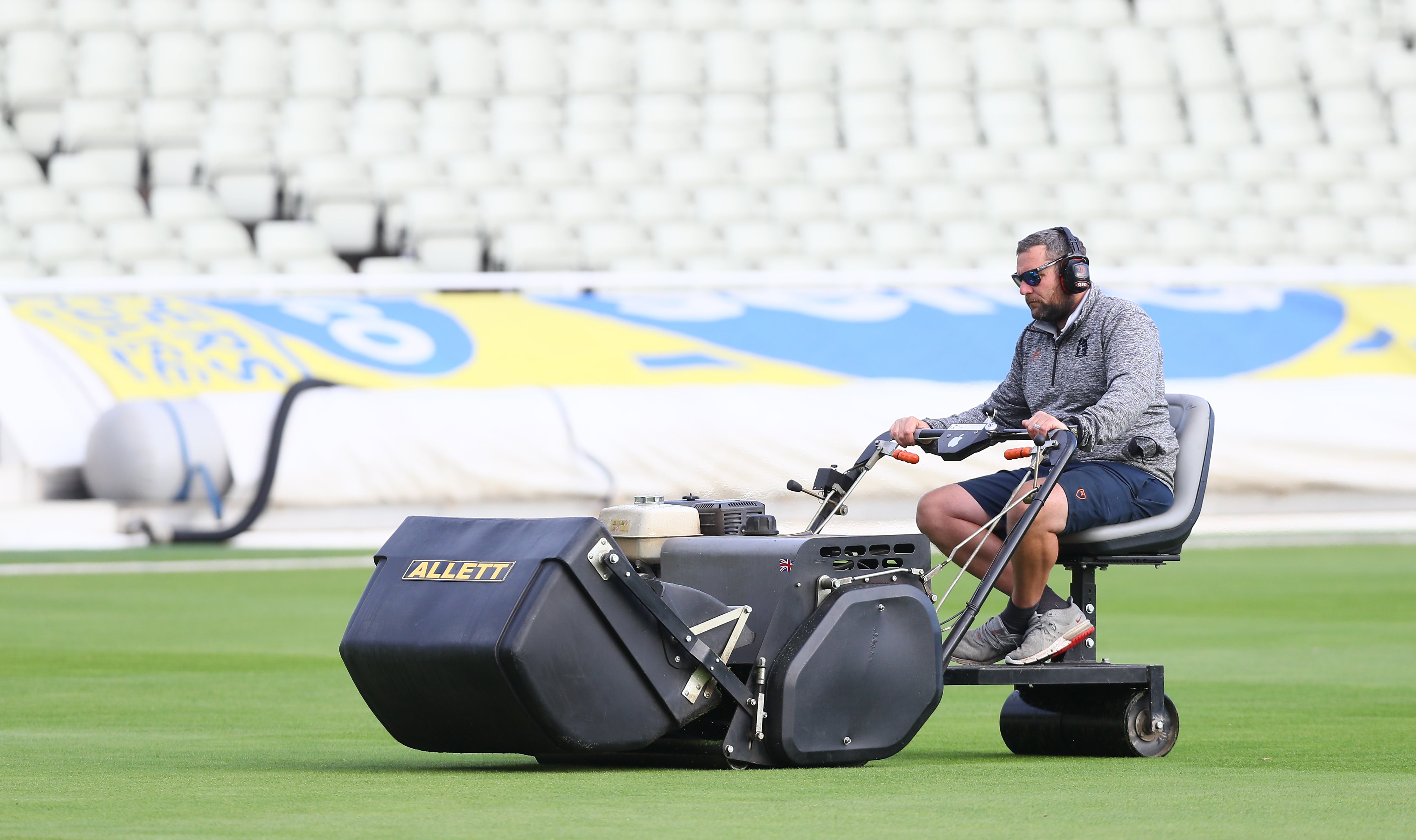 Allett TS100/1 Trailing Seat (Regal, Buffalo 34, C34 & 27)