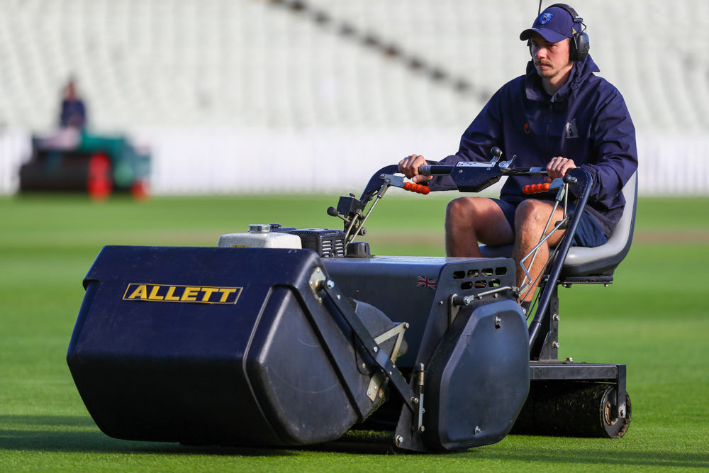 Allett TS100/1 Trailing Seat (Regal, Buffalo 34, C34 & 27)