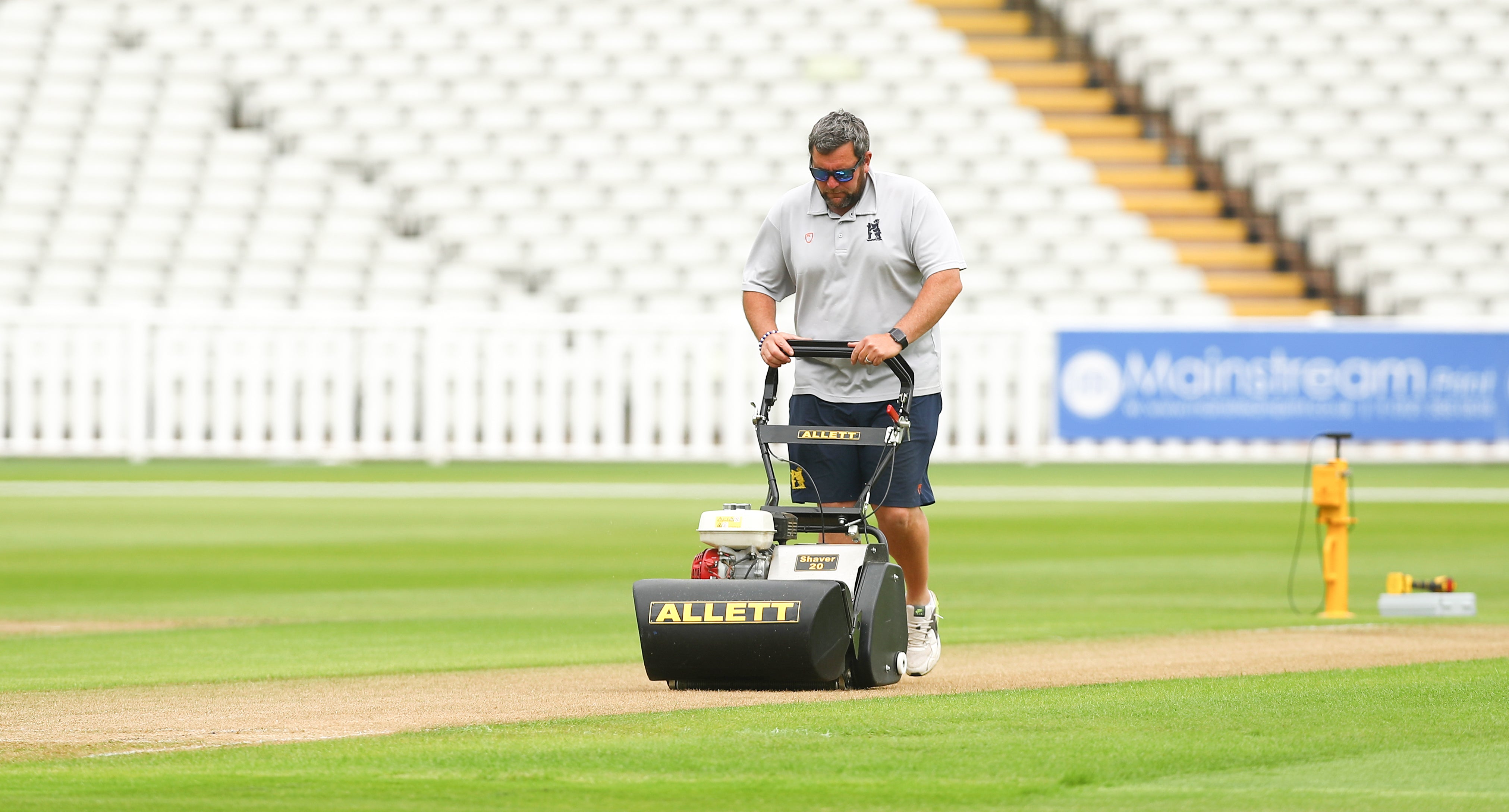 Tondeuse à cylindres Allett Shaver 24 
